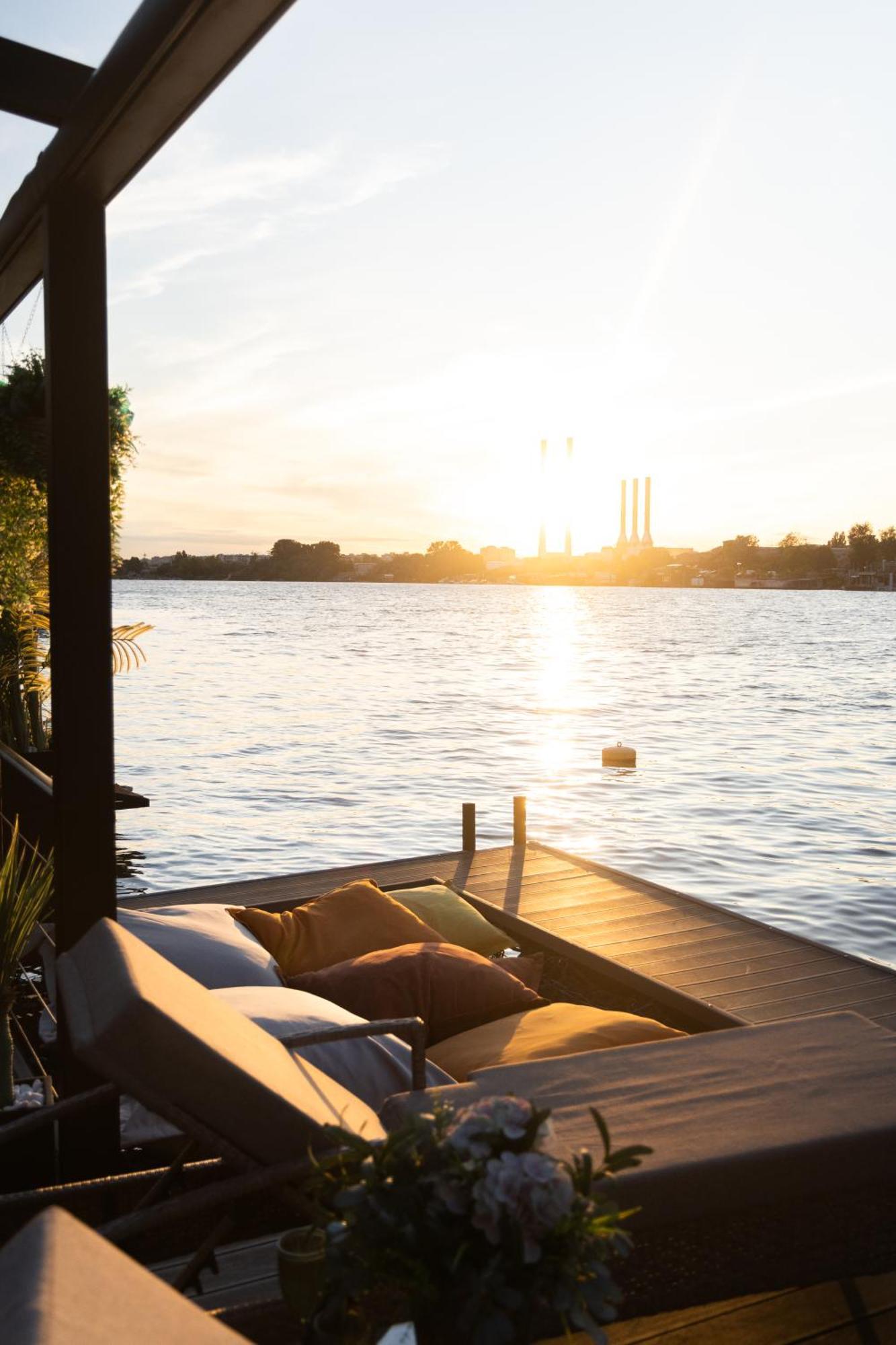 Ada Moment Splav- Kuca Na Reci Beograd- Floating House On Sava River ,Beograd Eksteriør bilde